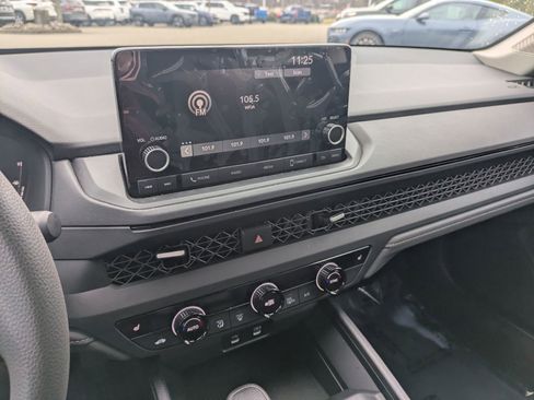 Used 2025 Honda Accord SE image 19