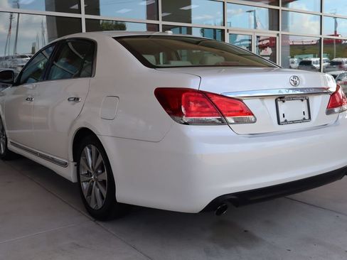 Used 2011 Toyota Avalon Limited FWD image 6
