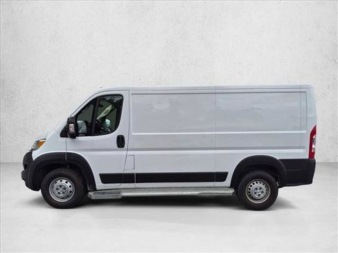Used 2025 RAM ProMaster 2500 w/ U-Haul Equipment Group FWD image 10