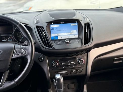 Used 2019 Ford Escape SEL image 22