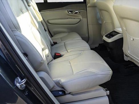 Used 2023 Volvo XC90 B6 Ultimate w/ Protection Package Premier AWD/4WD image 29