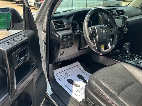Used 2016 Toyota 4Runner Trail Premium w/ Four Season Floor Mat Package AWD/4WD image 14