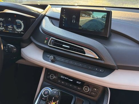 Used 2019 BMW i8 Coupe AWD/4WD image 27