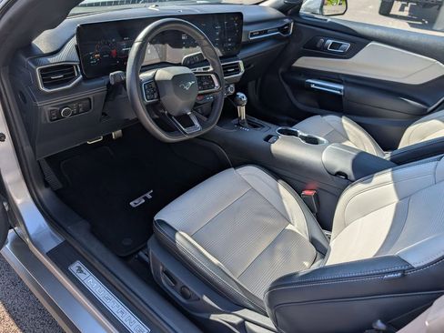 Used 2025 Ford Mustang GT Premium RWD image 10