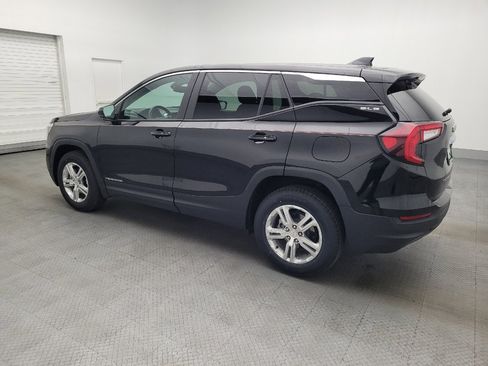 Used 2024 GMC Terrain SLE image 3