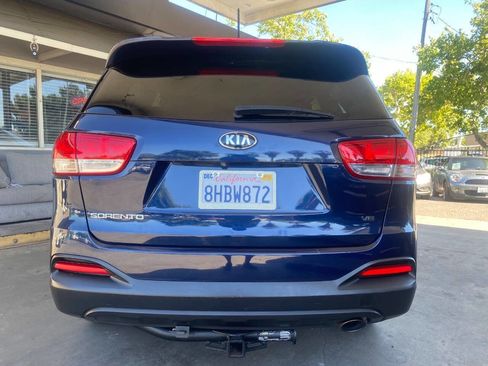 Used 2016 Kia Sorento LX AWD/4WD image 4