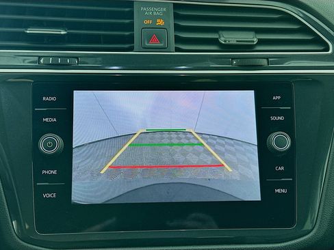 Used 2024 Volkswagen Tiguan SE image 21