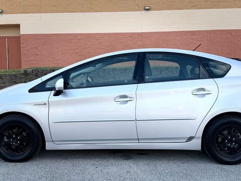 Used 2012 Toyota Prius Three w/ Solar Roof Pkg FWD image 39