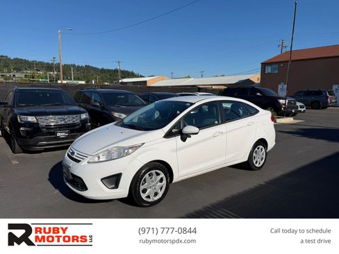 Used 2012 Ford Fiesta S FWD image 1