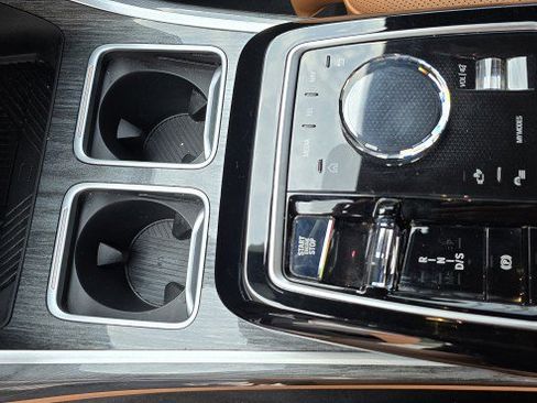 Certified 2023 BMW 740i image 20