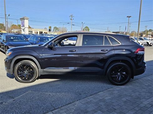 Used 2023 Volkswagen Atlas Cross Sport SE w/ Panoramic Sunroof Package image 4