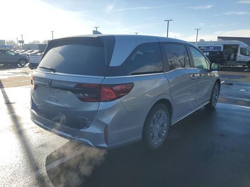 New 2026 Honda Odyssey Touring image 13