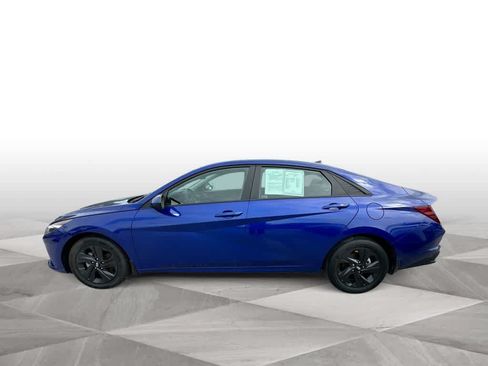 Used 2023 Hyundai Elantra SEL w/ Cargo Package FWD image 5