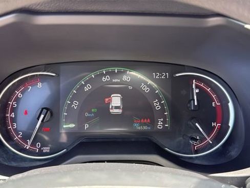Certified 2025 Toyota RAV4 LE FWD image 23