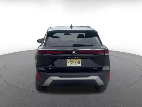 Used 2026 Volkswagen Tiguan SE AWD/4WD image 10