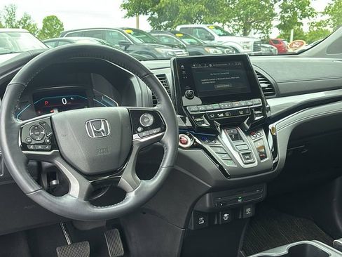 Used 2024 Honda Odyssey Elite image 13