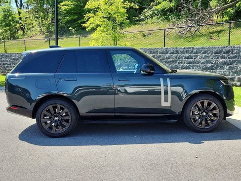 Used 2025 Land Rover Range Rover SE AWD/4WD image 11