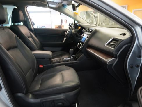 Used 2018 Subaru Outback 3.6R Limited AWD/4WD image 38