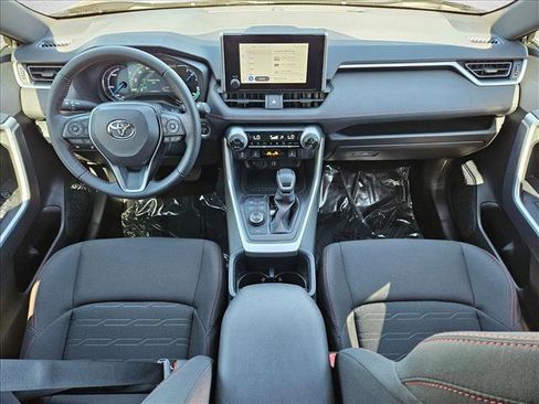 Used 2025 Toyota RAV4 SE image 22
