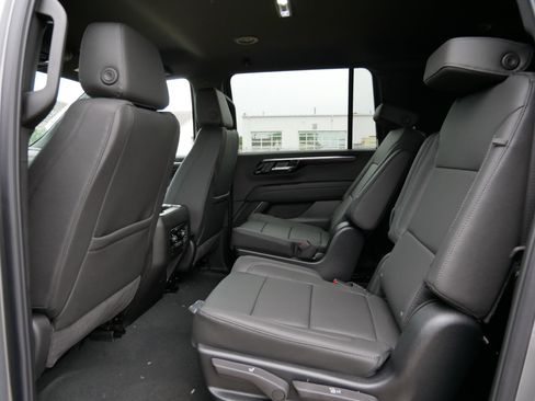 New 2026 Chevrolet Suburban LT w/ Comfort Package AWD/4WD image 11