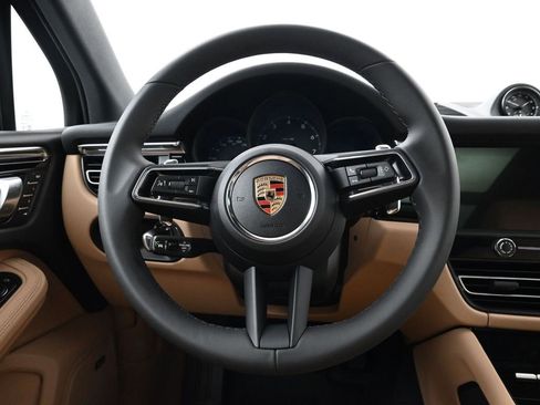 Used 2025 Porsche Macan image 13
