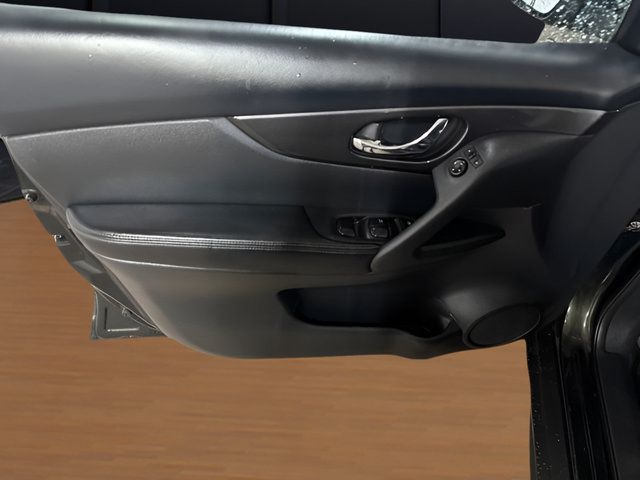 Used 2019 Nissan Rogue SV AWD/4WD image 11