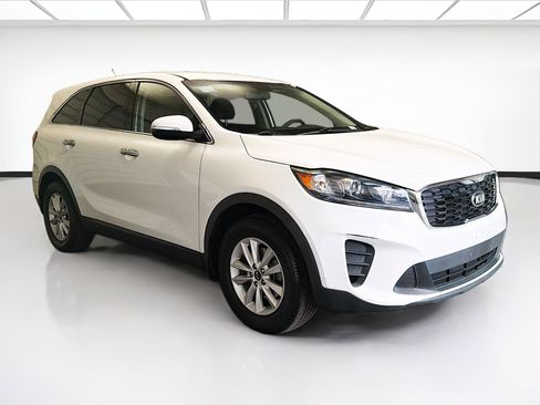 Used 2020 Kia Sorento LX FWD image 3