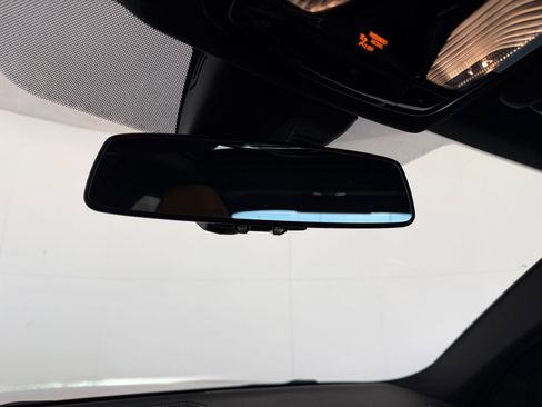 Used 2023 BMW 330i Sedan w/ Premium Package image 19