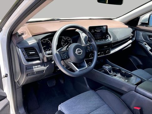 Certified 2023 Nissan Rogue SV FWD image 17