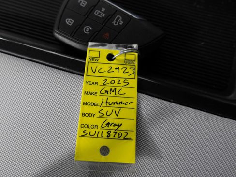 Used 2025 GMC Hummer EV 3X AWD/4WD image 33