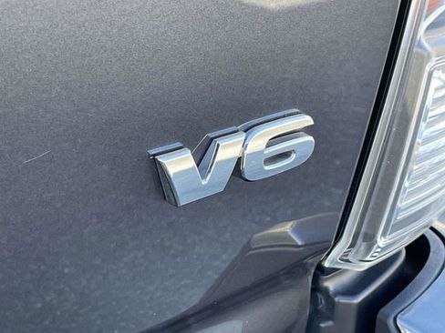 Used 2022 Toyota Tacoma TRD Sport w/ Technology Package image 13