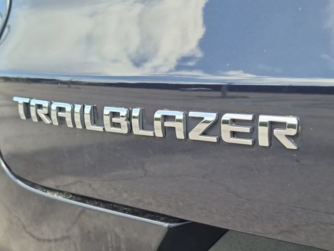 Used 2021 Chevrolet TrailBlazer LS FWD image 30