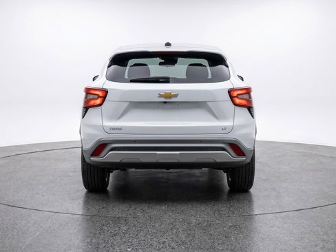 Used 2025 Chevrolet Trax LT FWD image 7