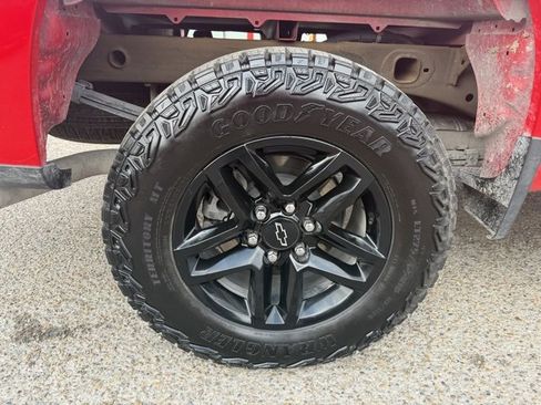Used 2024 Chevrolet Silverado 1500 LT Trail Boss image 16
