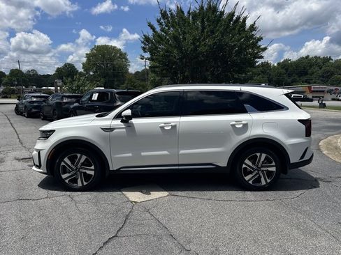 Certified 2023 Kia Sorento SX Prestige w/ Panoramic Sunroof Package AWD/4WD image 9