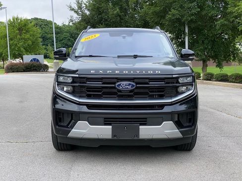 Used 2025 Ford Expedition Max Platinum AWD/4WD image 2