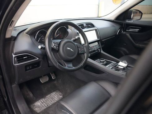 Used 2019 Jaguar F-PACE AWD/4WD image 33