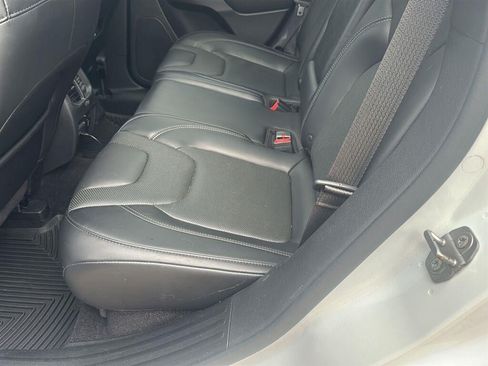 Used 2019 Jeep Cherokee Limited AWD/4WD image 14