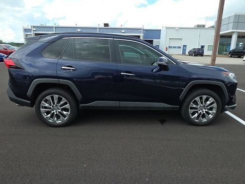 Used 2019 Toyota RAV4 Limited w/ Cold Weather Package AWD/4WD image 6