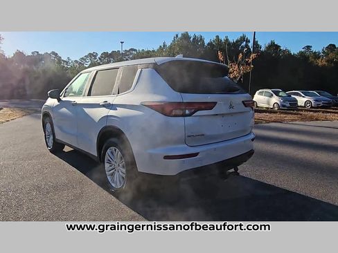 Used 2022 Mitsubishi Outlander ES image 28
