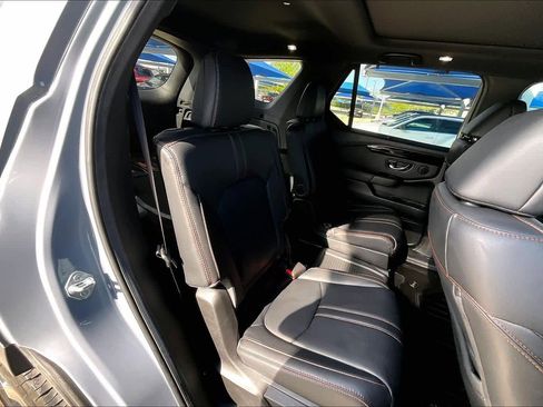 Used 2025 Honda Pilot TrailSport image 20