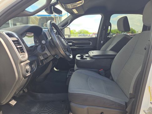 Used 2024 RAM 2500 Big Horn AWD/4WD image 9