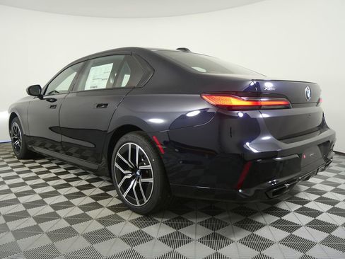 New 2026 BMW 760i xDrive w/ Luxury Rear Seating Package AWD/4WD image 5