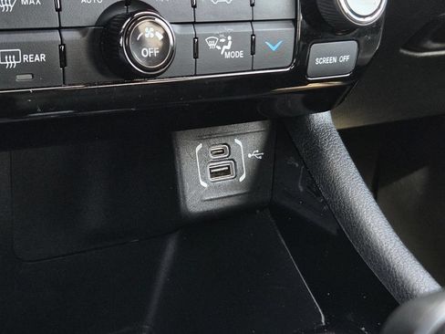 Used 2025 Jeep Compass Limited AWD/4WD image 23