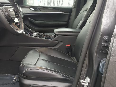 Certified 2023 Jeep Grand Cherokee Overland image 23