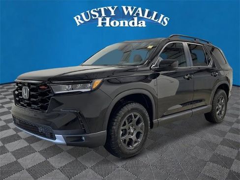 New 2025 Honda Pilot TrailSport image 7