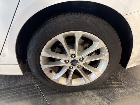 Used 2020 Ford Fusion SE image 13