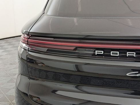 Used 2024 Porsche Cayenne image 15