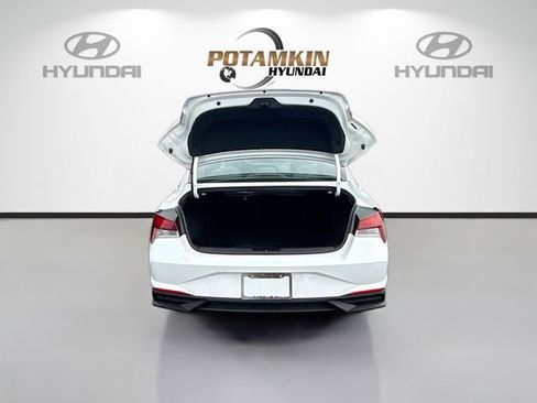 Certified 2023 Hyundai Elantra SEL w/ Convenience Package FWD image 24