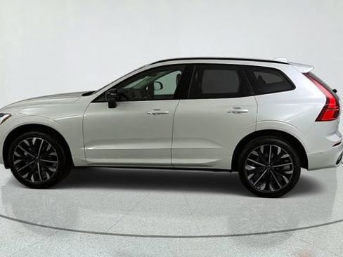 Used 2027 Volvo XC60 B5 Ultra AWD/4WD image 4